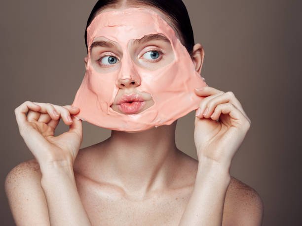 ¿Cómo aplicar una mascarilla facial? Todo lo que debes saber